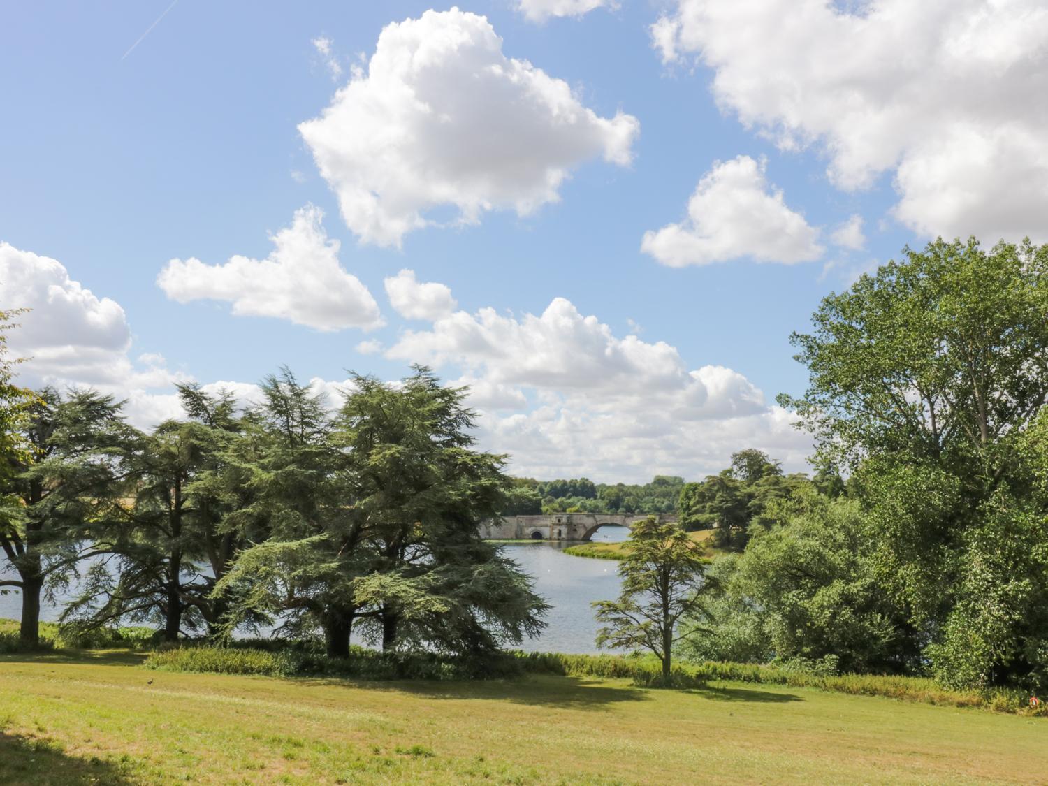 ウッドストック Blenheim Edge, The Causewayヴィラ エクステリア 写真